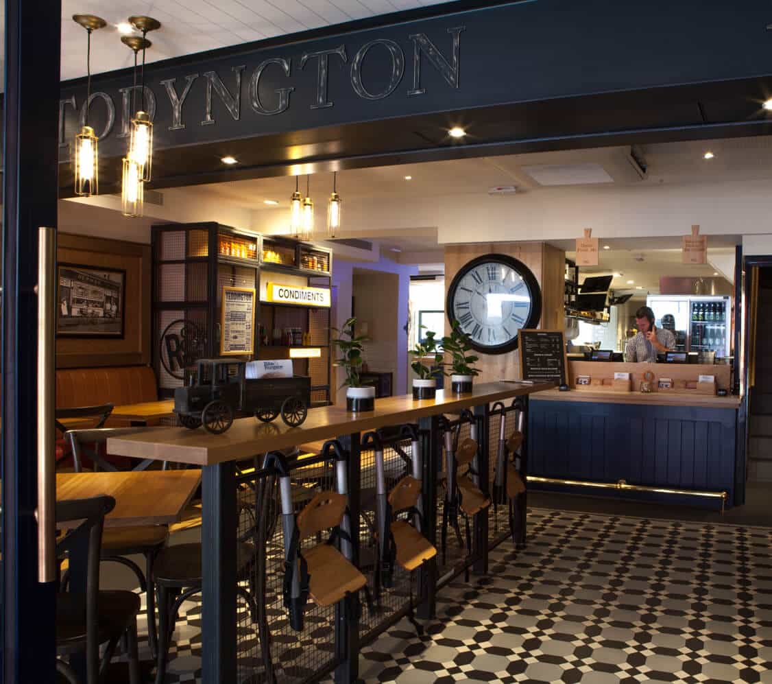 Ribs & Burgers Bar & Dining Area