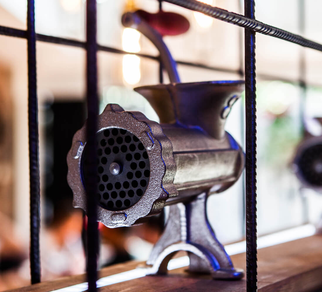 Ribs & Burgers Mincer